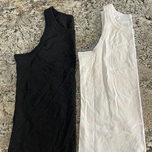 Everlane Two Pack Muscle Tank Top Black and White - Size S